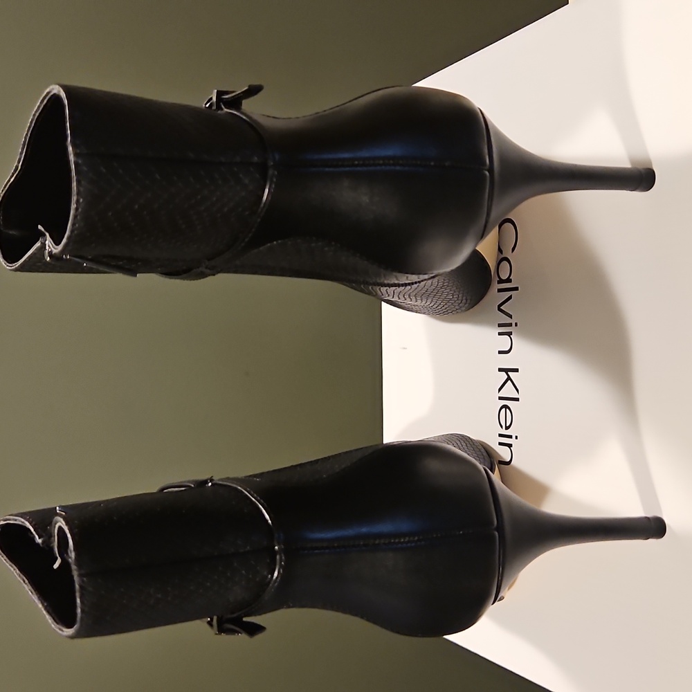 Calvin Klein Textured Black Ankle Booties - Picture 5 of 6